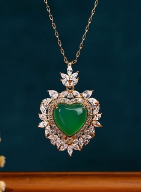 热卖中国风复古镀金镶天然玉髓彩宝心型祖母绿吊坠项链