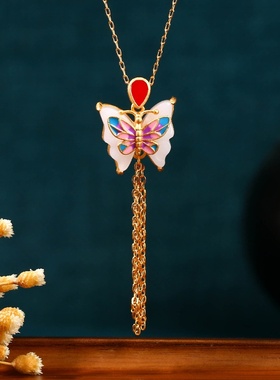 2023年秋冬季新品古装旗袍配饰珐琅彩蝴蝶仿和田玉复古风流苏项链