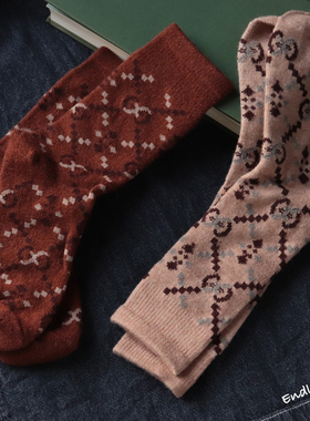 羊毛袜加绒厚女袜冬季保暖中筒韩版百搭棉袜复古纯棉长袜堆堆袜