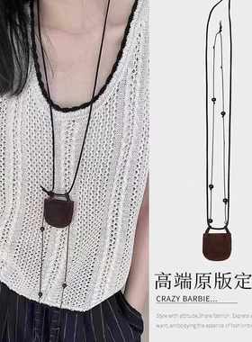 极简穿搭配饰月牙包长款项链