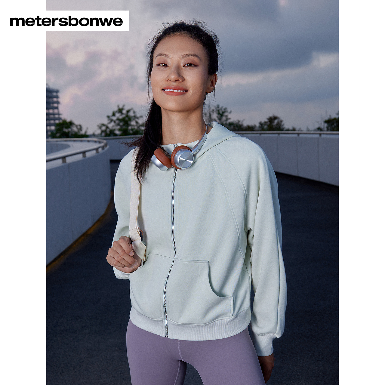美特斯邦威女士2024秋季新款时尚宽松设计感针织连帽开衫女士卫衣