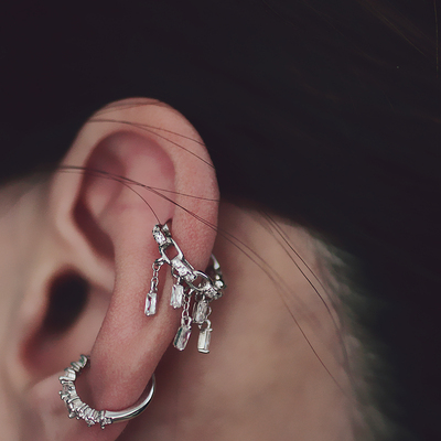 性冷淡耳骨夹无耳洞满钻流苏轻奢