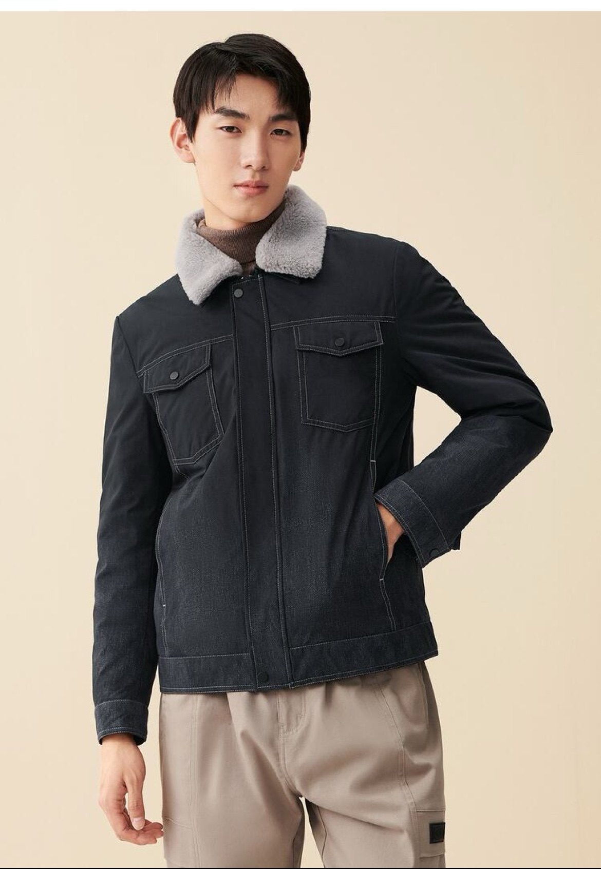 冬装青年男士休闲时尚防水翻领工装风渐变短款羽绒服保暖外套