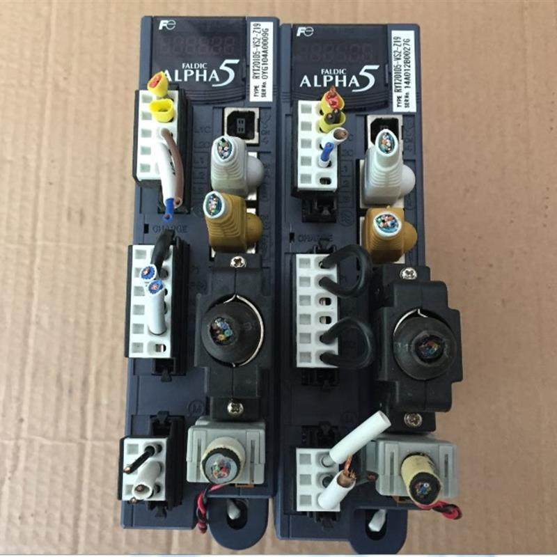 原装伺服驱动器 RYT201D5-VS2-Z19 带插头 议价