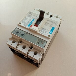 Record Plus美国通用GE塑壳断路器FEN37DA250KF 3P 250A FE250