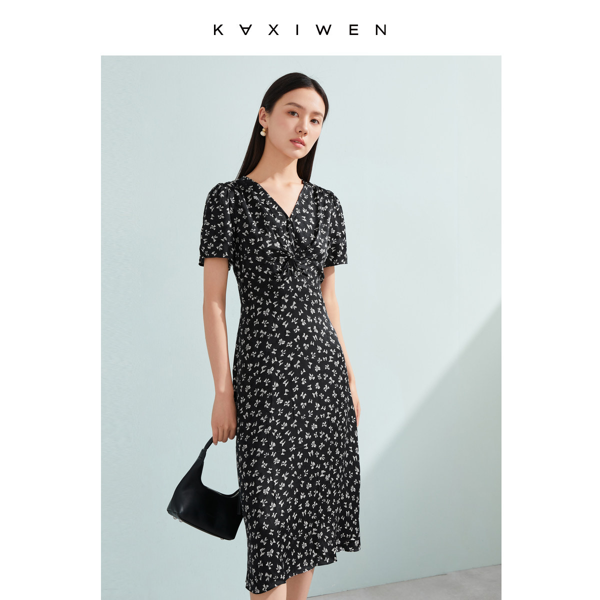 佧茜文法式印花连衣裙2024夏季新款气质v领高级感褶皱长裙女