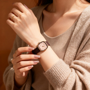 聚利时手表女款 石英表小众气质小圆表送礼物 复古小酒桶高级感时尚