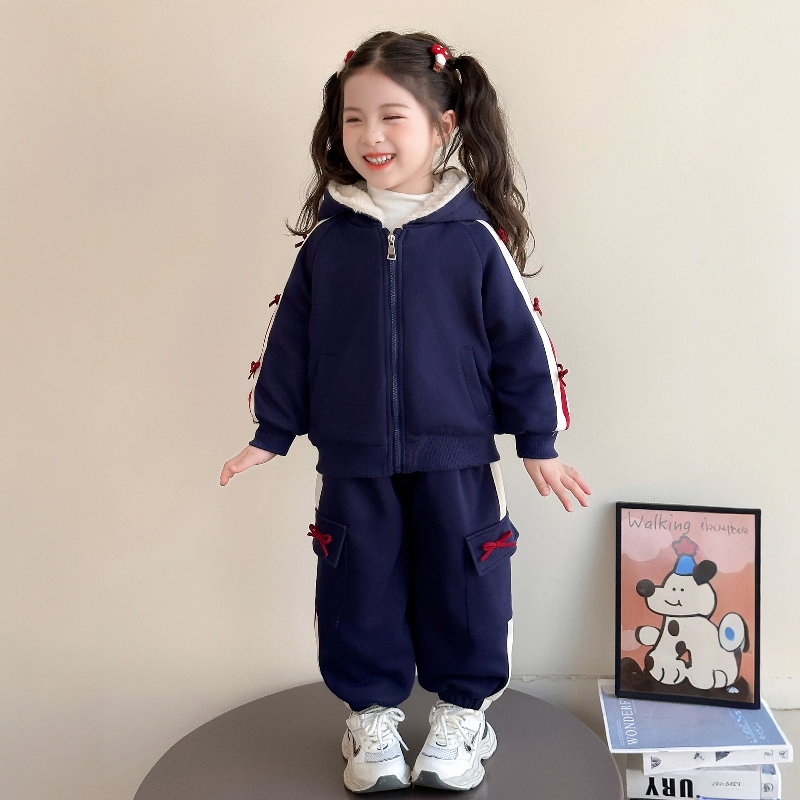 法国Uamtor女童加绒韩版运动套装