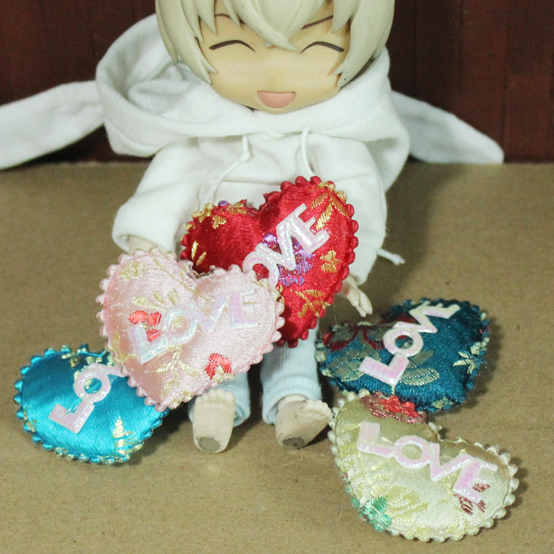 迷你靠枕 背垫 靠垫爱心心形心型泡沫OB11娃娃12BJD粘土人GSC道具