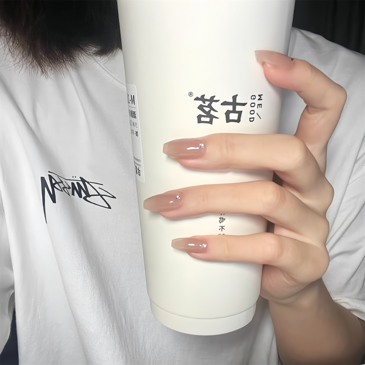 裸色冰透小钻穿戴美甲