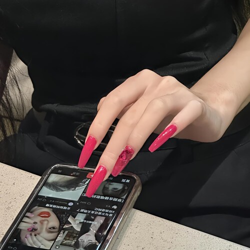 玫瑰红方钻手工穿戴美甲