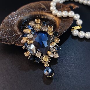 胸针女高档百搭宫廷复古水晶胸花时尚个性花朵别针精致新款配饰潮