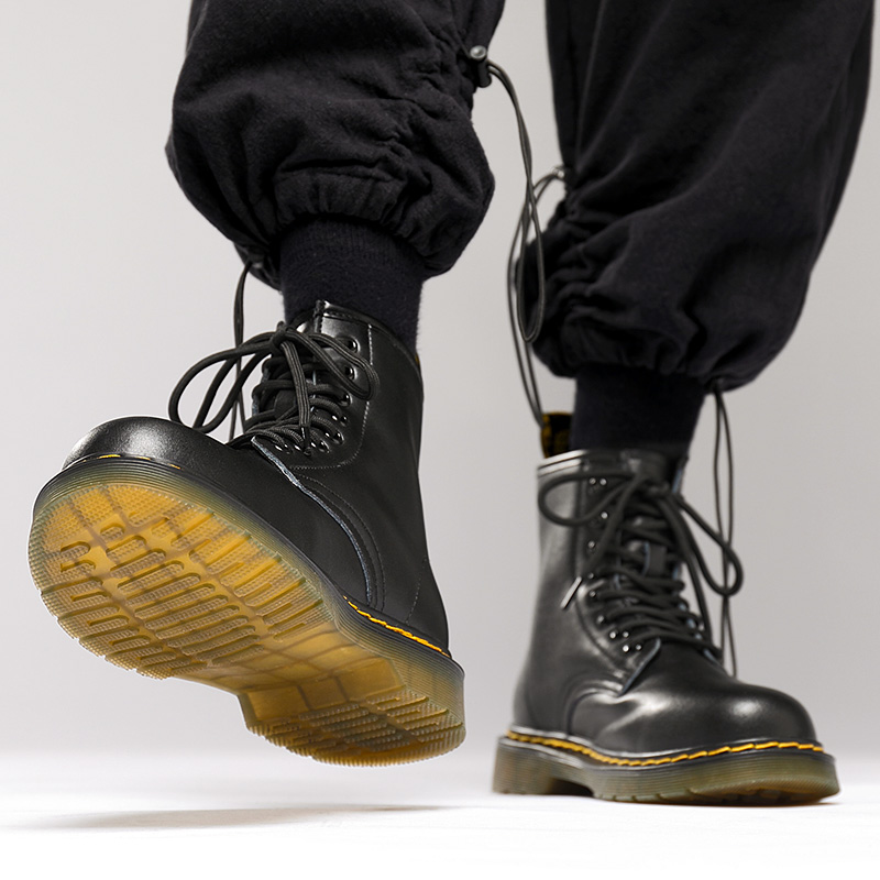 秋冬季黑色中帮英伦风真皮马丁靴