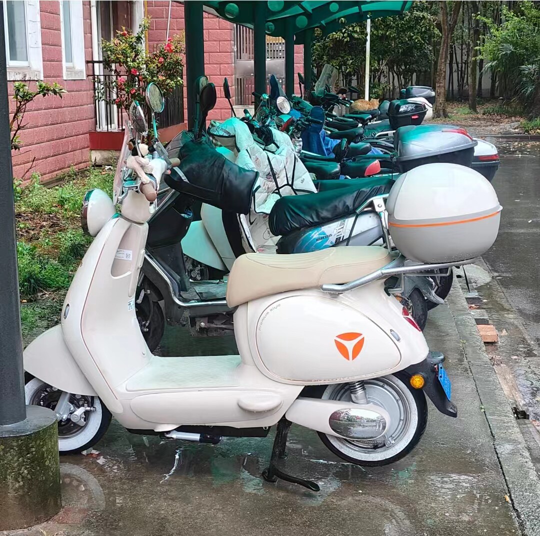 雅迪冠能6代q50后备箱电动车尾箱专用后货架储物箱原厂定制颜色