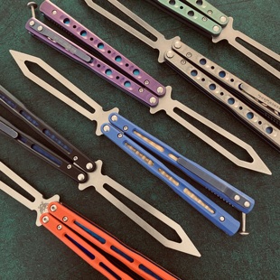 BM51户外小刀未开刃蝴蝶练习刀花式甩刀户外折叠水果钢刀班输造物