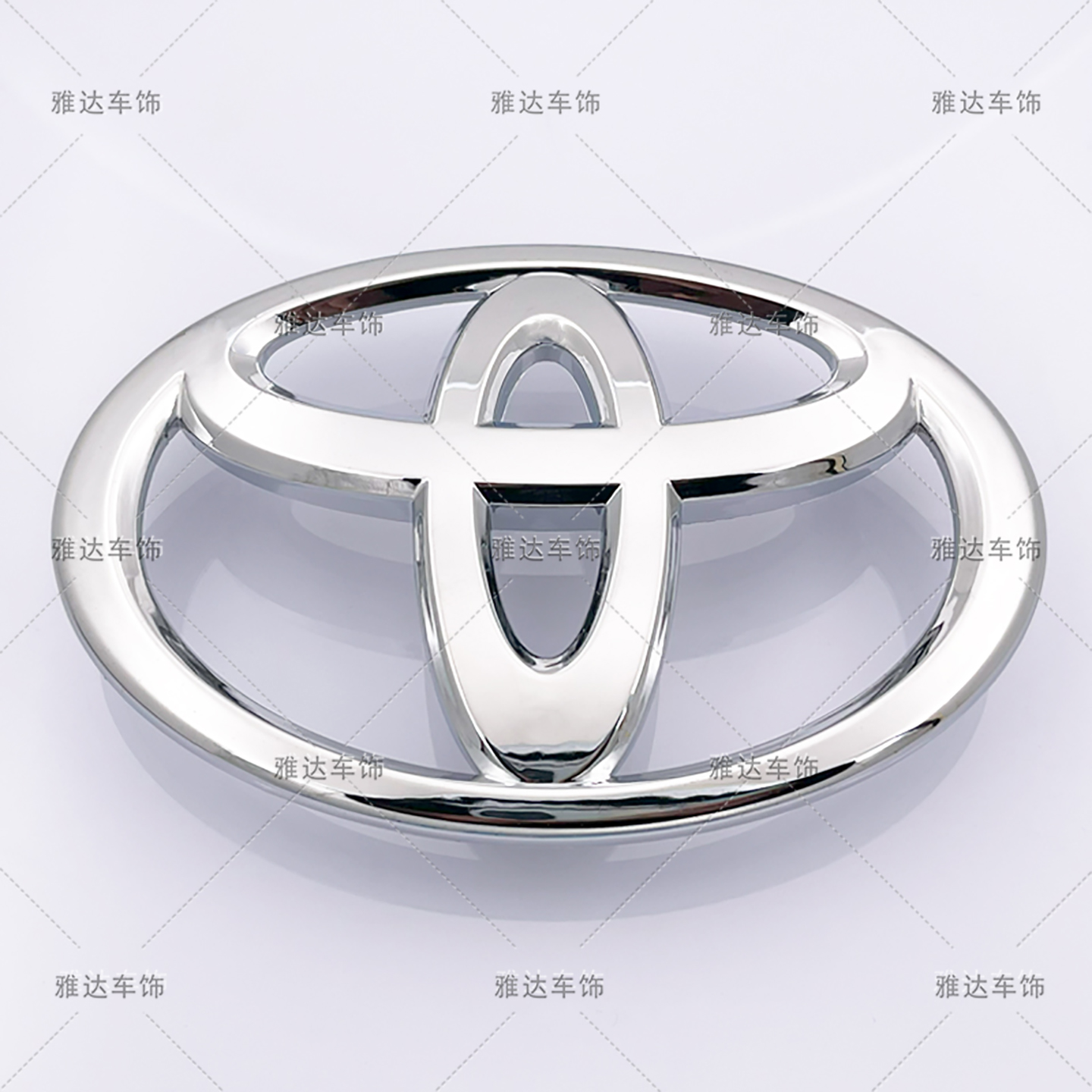 2005-2015年丰田穿越者FORTUNER 老款奔跑者中网车标前中网车标志