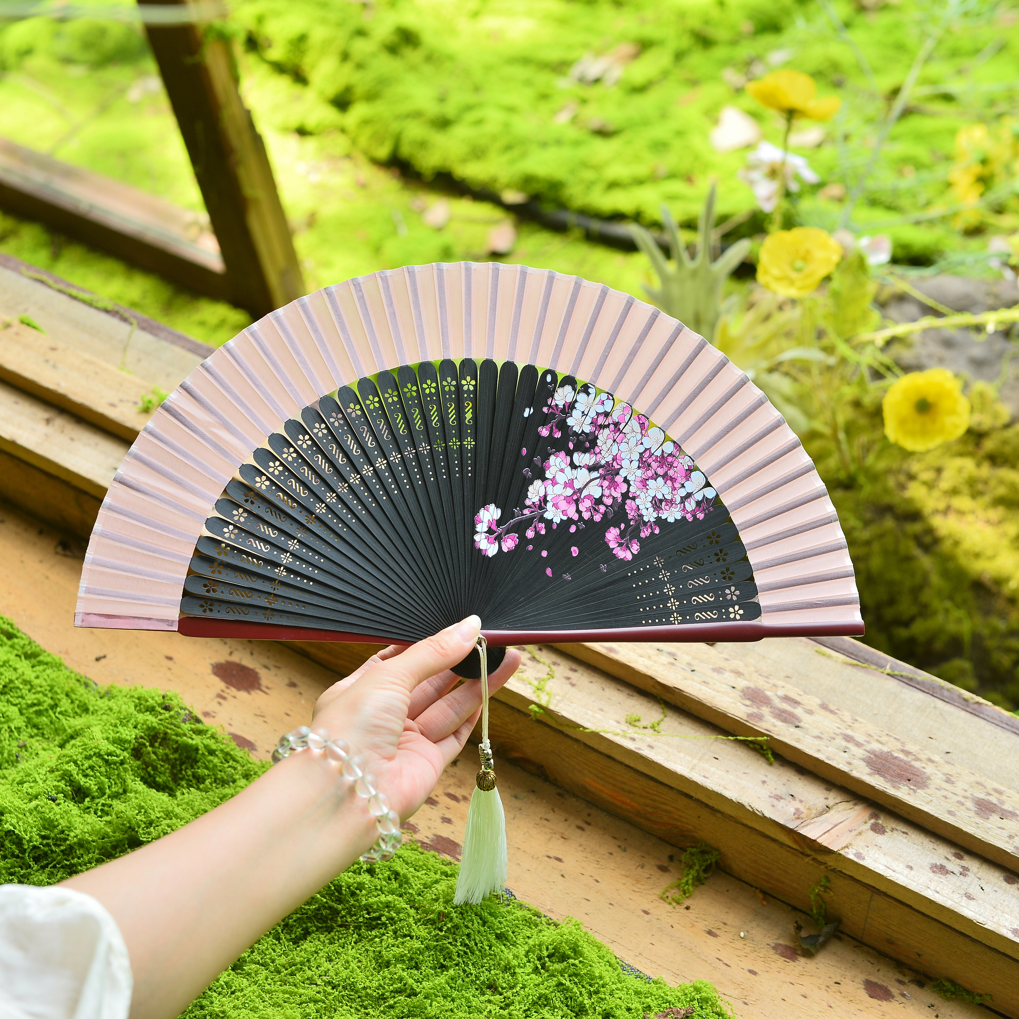 中国风折扇樱花图案古风竹扇流苏装饰舞蹈扇便携折叠扇子