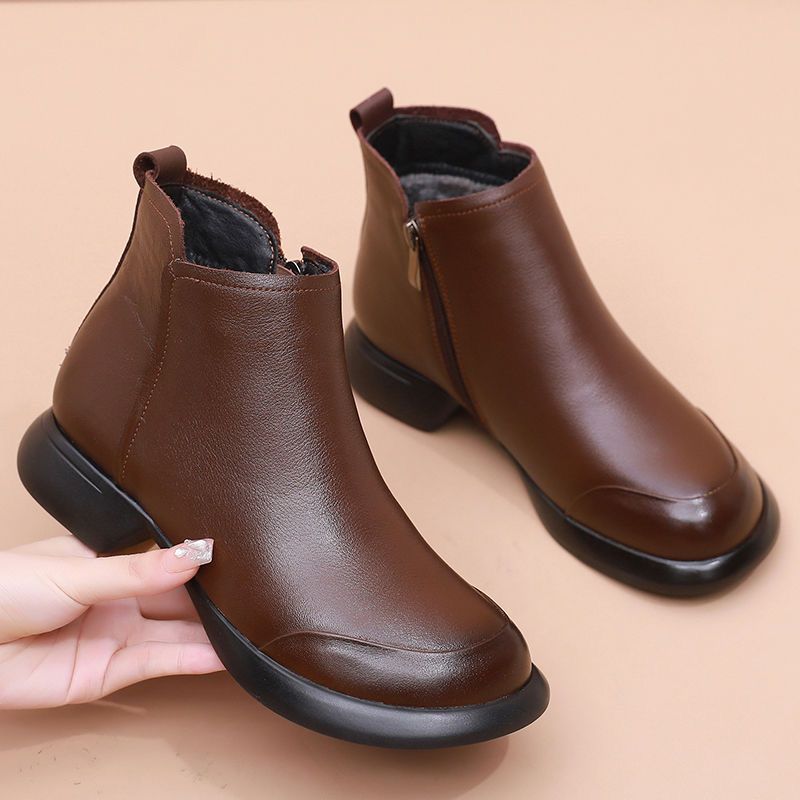 真皮平底短靴女秋冬新款软底加绒棉鞋中老年防滑皮鞋圆头舒适女靴