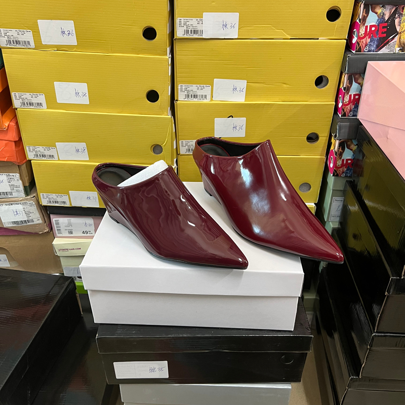 商场撤柜断码捡漏时尚尖头半拖女外穿漆皮细跟凉拖鞋高跟