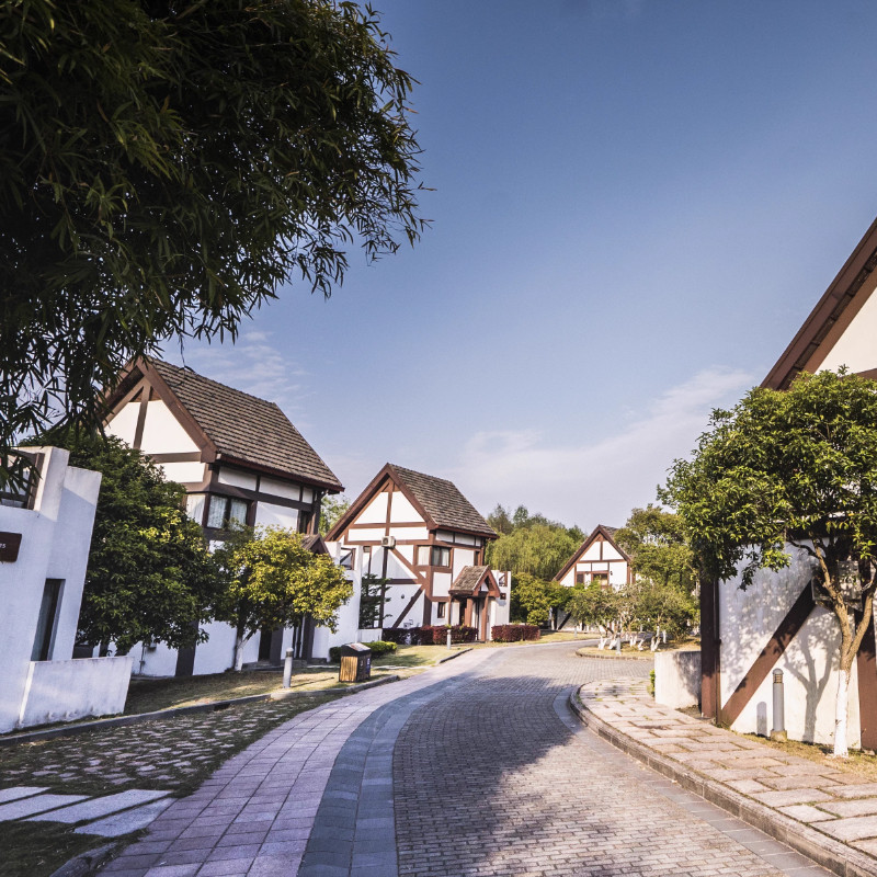 【春野漫游】上海太阳岛度假酒店1晚+自助早餐+森林温泉+旅拍