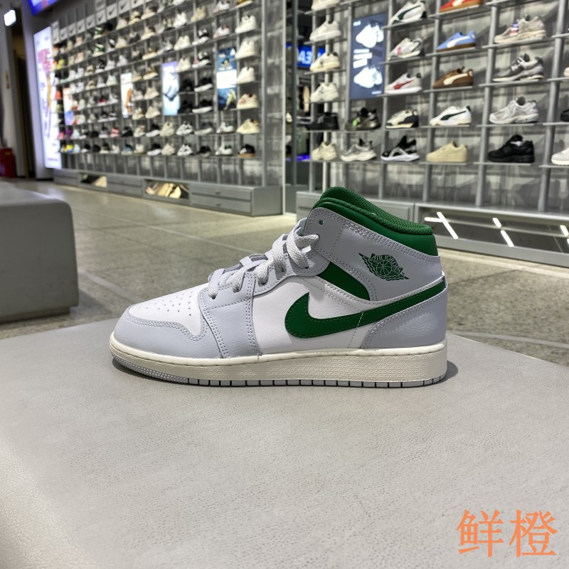 耐克缓震耐磨运动篮球鞋