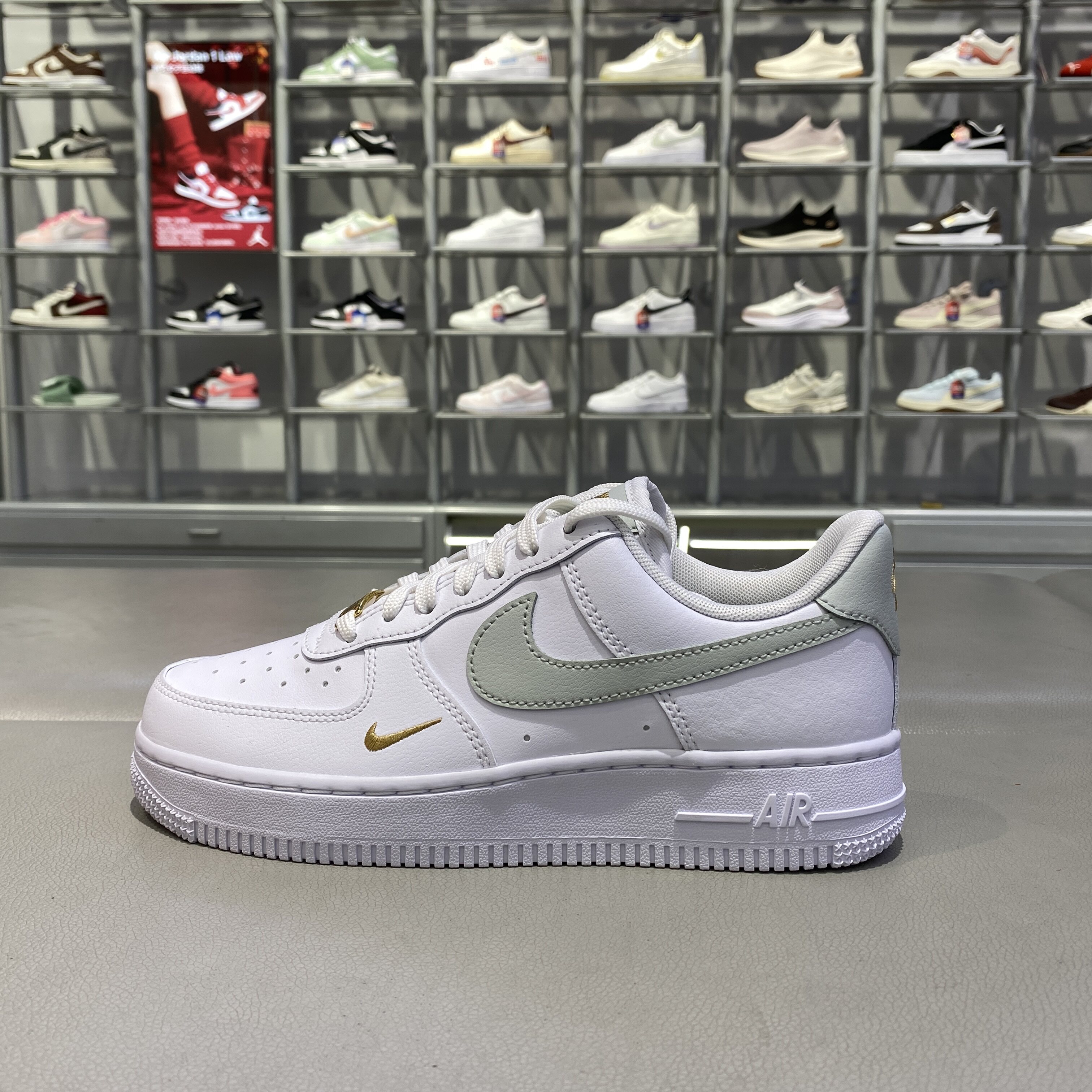 正品耐克NIKE女款板鞋