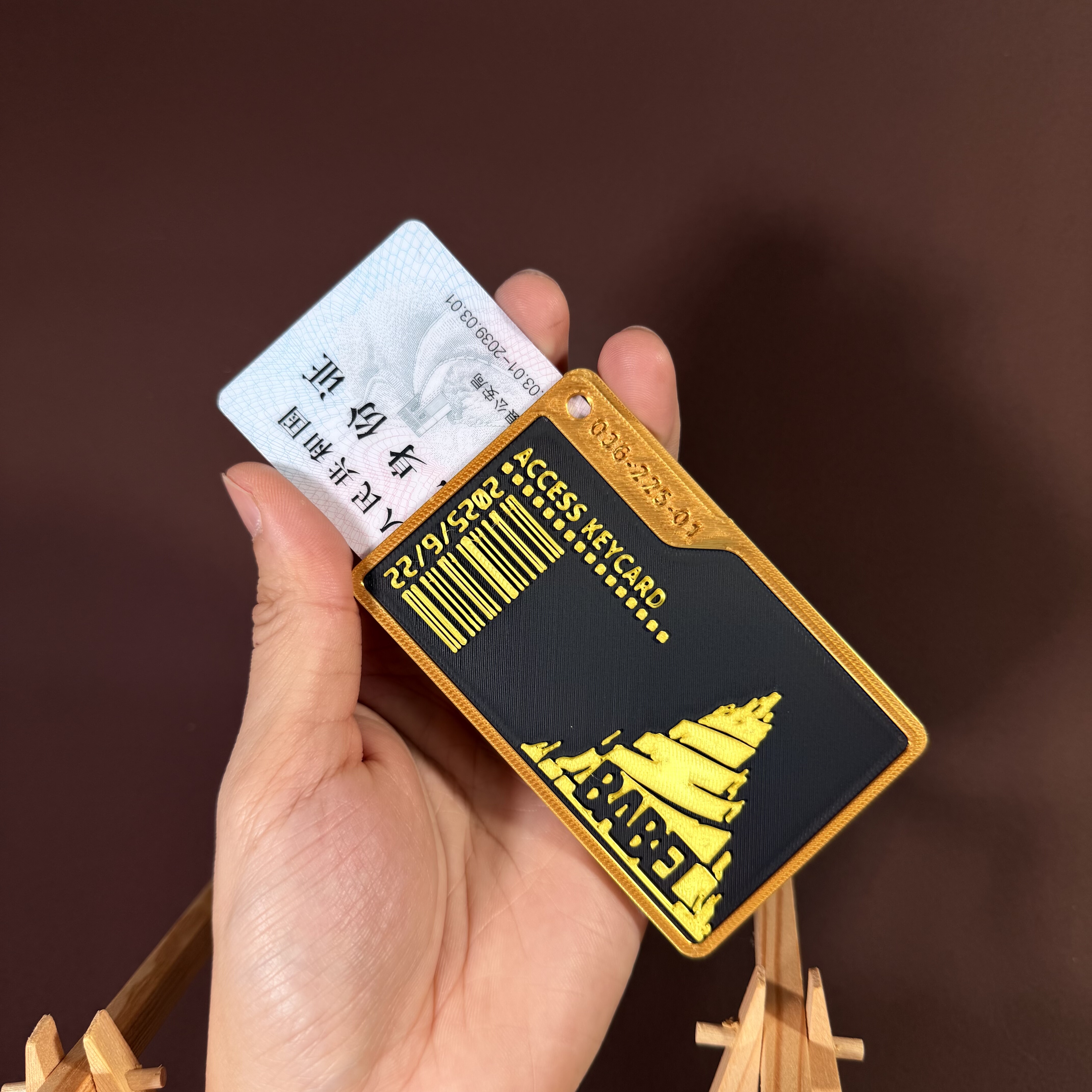 三角洲行动明日方舟联名卡套身份证保护套房卡巴别塔周边模型