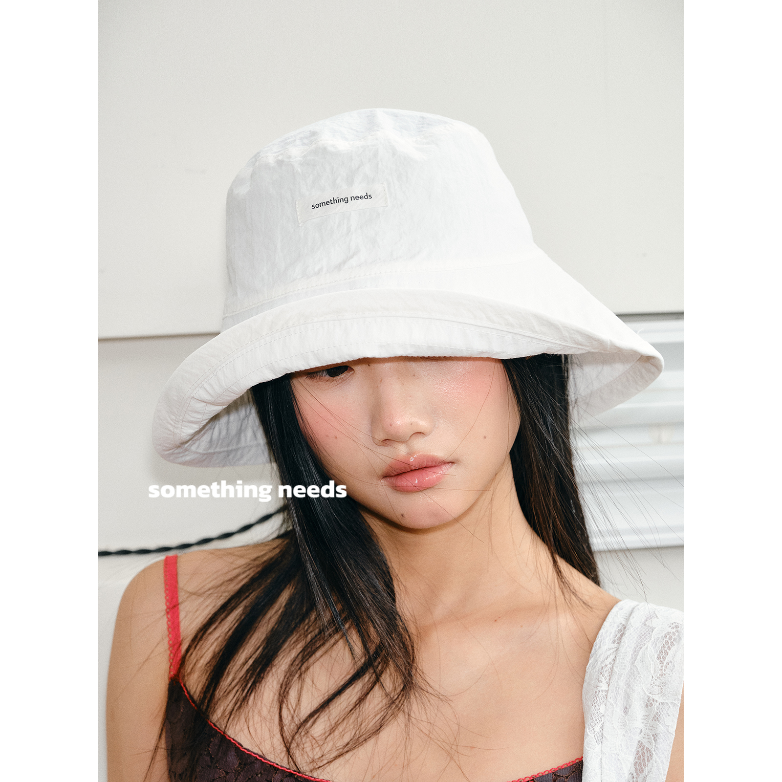 郑佰万简约纯色渔夫帽女盆帽