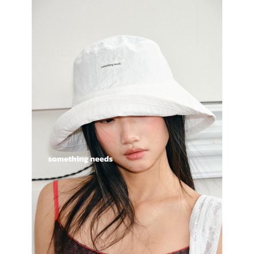 郑佰万简约纯色渔夫帽女盆帽