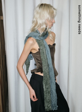 郑佰万 沙丘风复古腰花双拼围巾女碎花精致感围脖氛围吸睛长巾潮