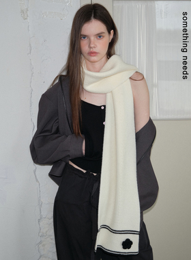 郑佰万 新款小香风~气质款立体玫瑰钩织围巾女冬季保暖百搭围脖潮