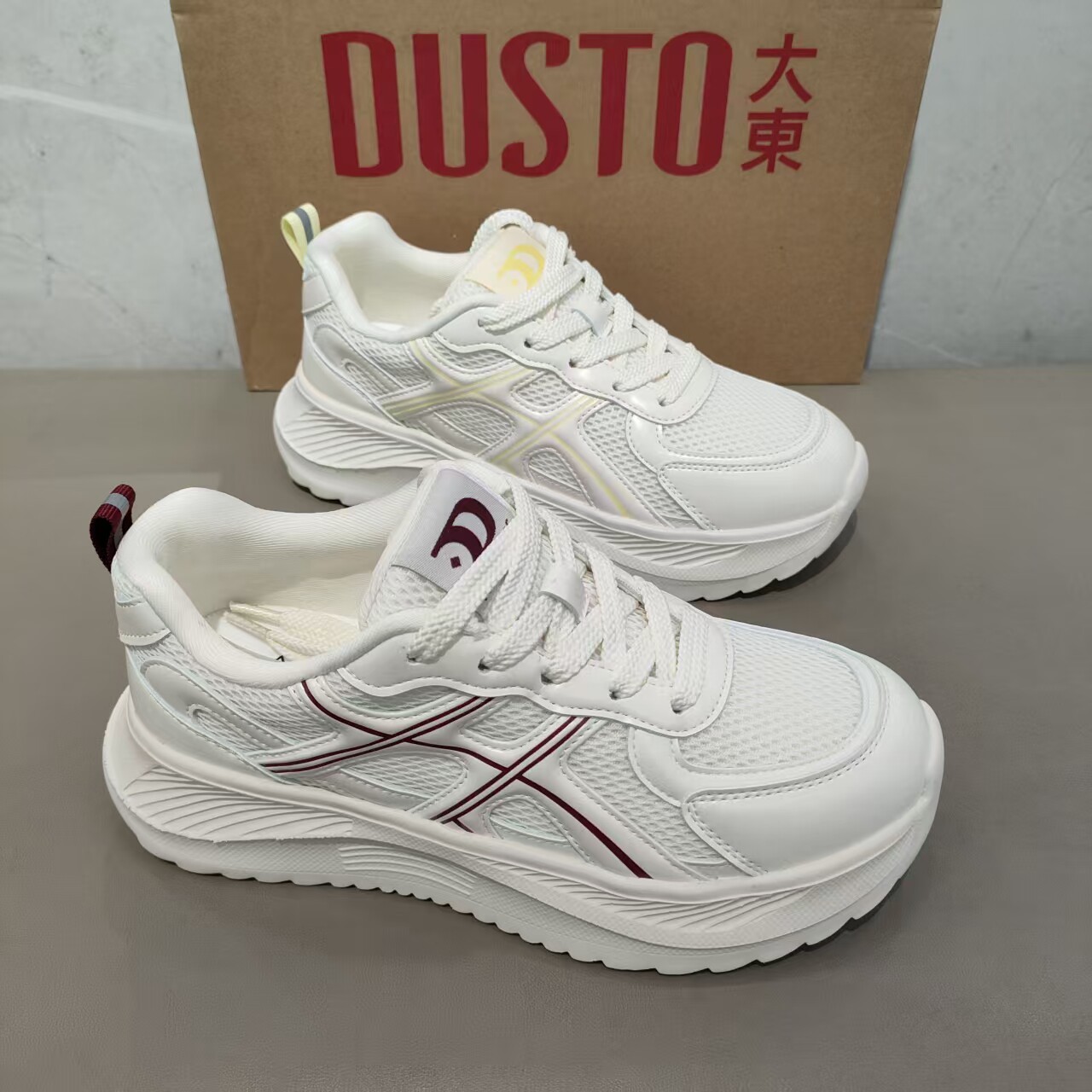 大东休闲鞋女鞋2026春季新款阿甘鞋简约舒适百搭平底运动鞋女1387