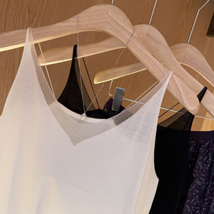 连织V领层次巨美,做内搭狂气质!桑蚕丝+绵羊毛针织V领吊带背心