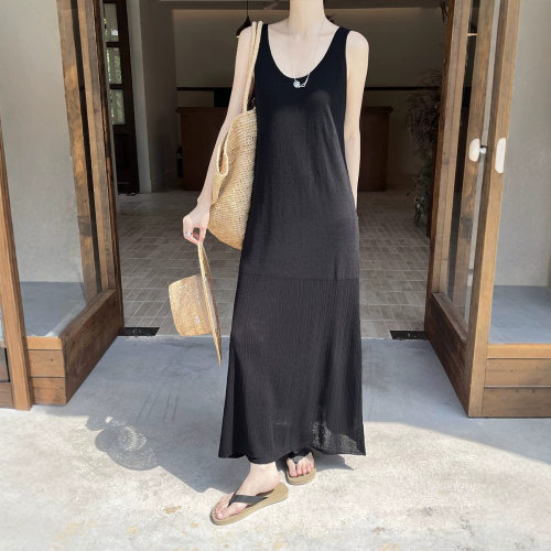 HOO夏上新法式天丝亚麻极简U领通勤百搭慵懒针织背心连衣裙ZC6018