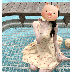 多巴胺黄色碎花v领背心连衣裙子女夏季新款纯欲辣妹收腰绝美短裙