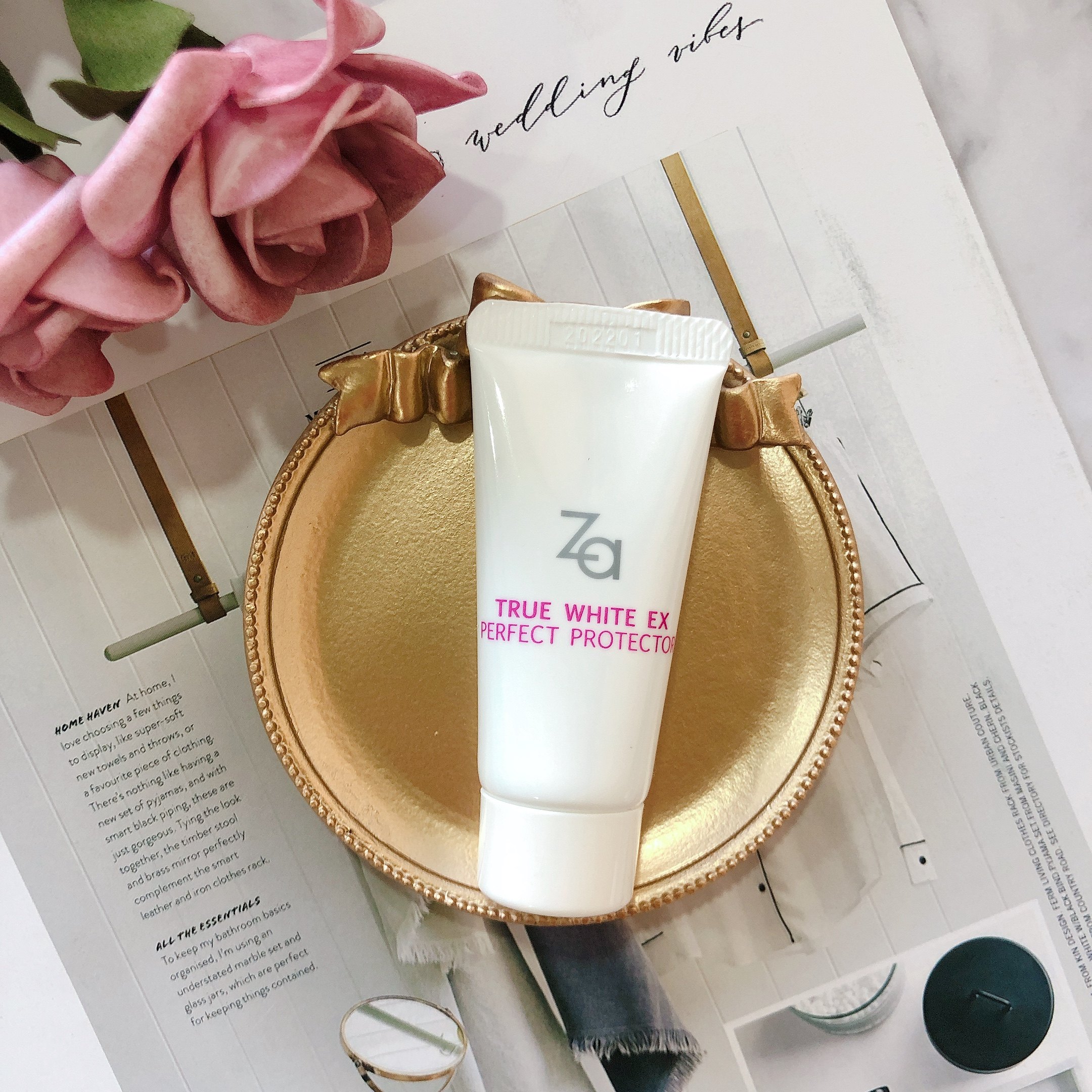 za/姬芮 新焕真皙美白多效隔离乳20g spf37 妆前乳遮瑕多日期可选