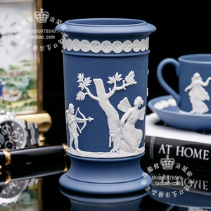 wedgwood黑色陶瓷浮雕玉石花瓶
