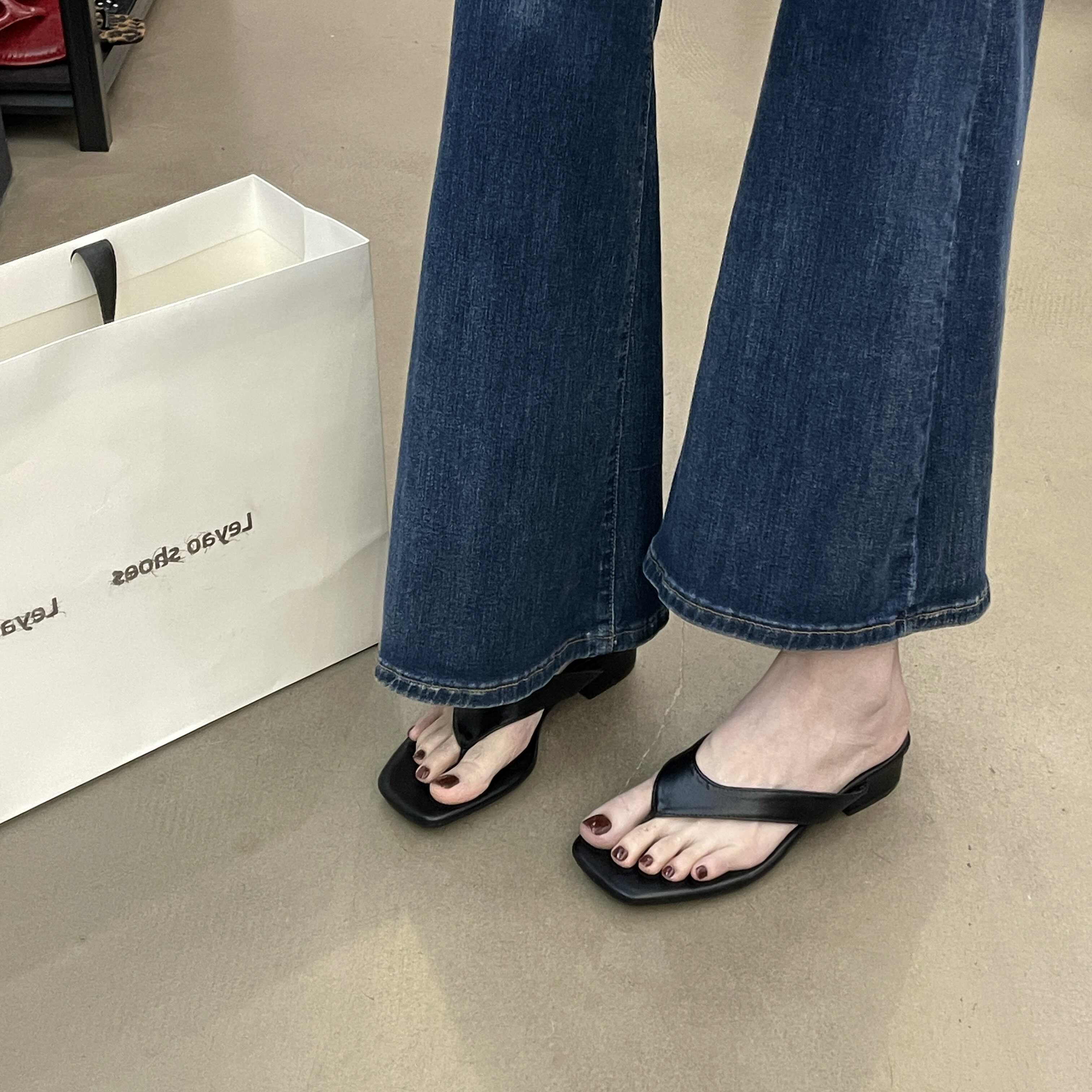 韩版黑色女夏低跟防滑人字拖