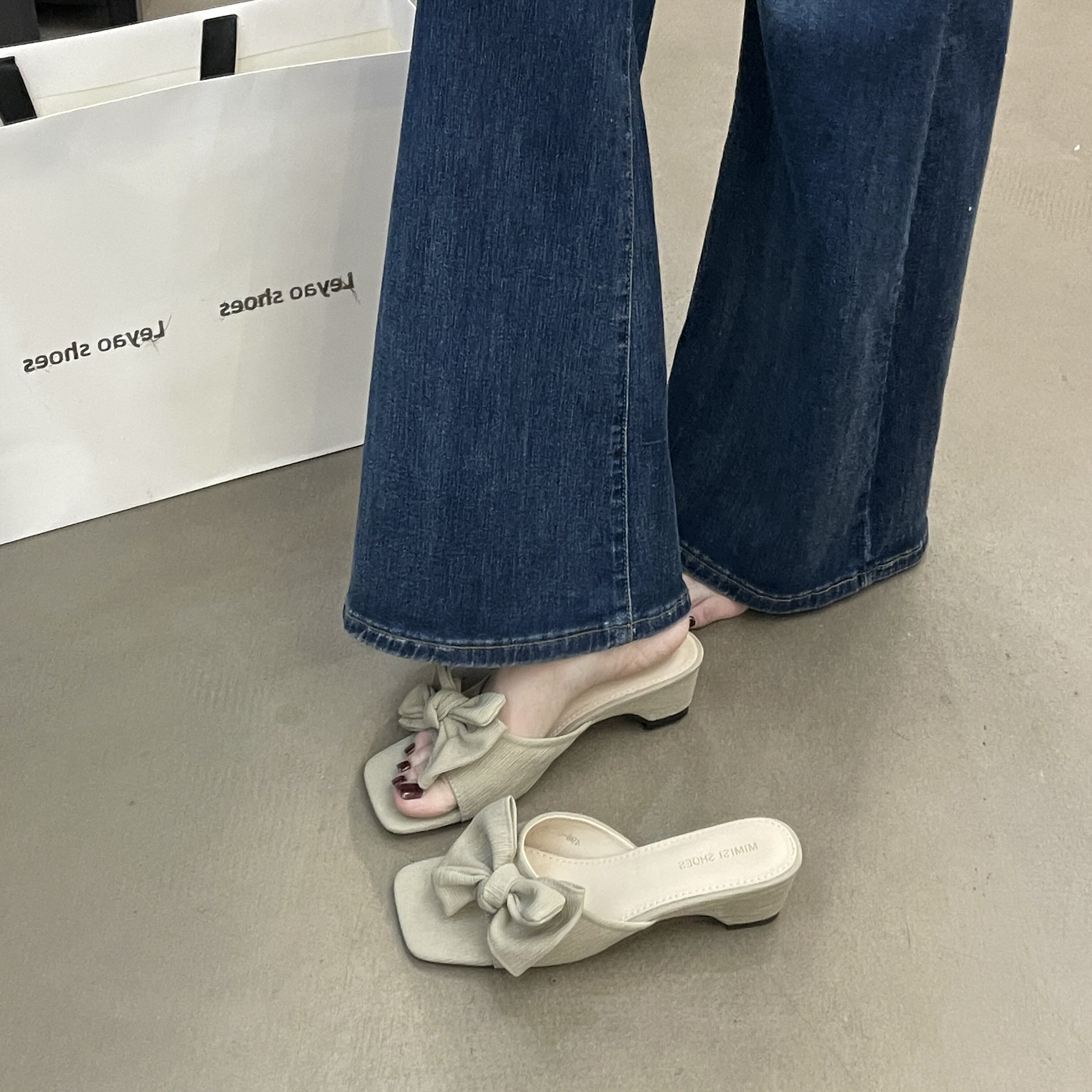 韩版蝴蝶结低跟后空女款人字拖