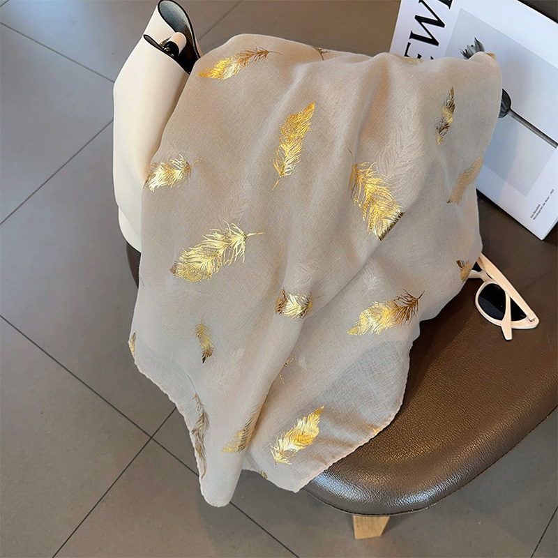 品牌正品新款烫金羽毛白色仙女围巾春夏季薄款沙滩防晒丝巾空调房