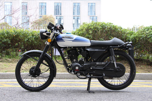 适用五羊本田CG125改装复古边板大灯短尾牌照架手把套低趴手把