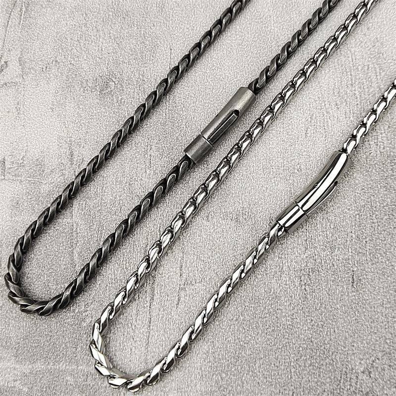 潮流钛钢扭绳男士龙骨链项链百搭