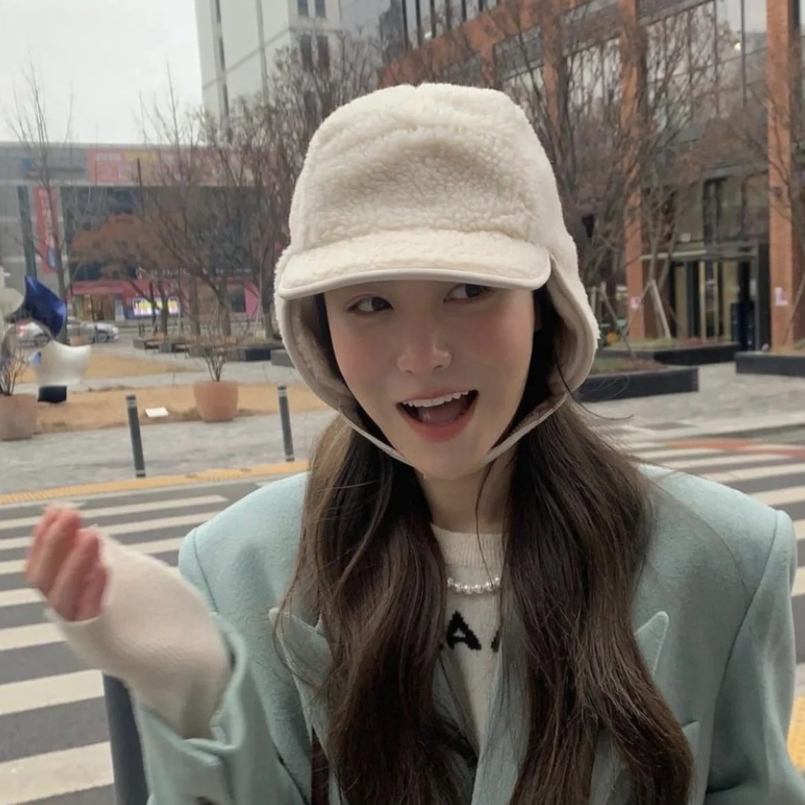 ins韩系博主羊羔毛护耳飞行帽