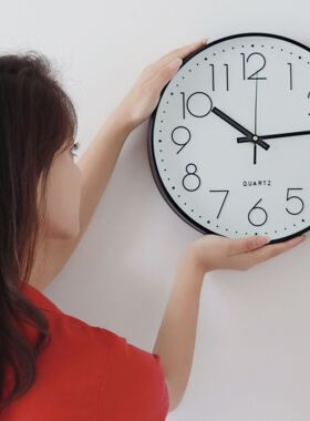 12英寸静音墙挂钟客厅简约壁钟表家用石英钟掛鍾时钟wall clock