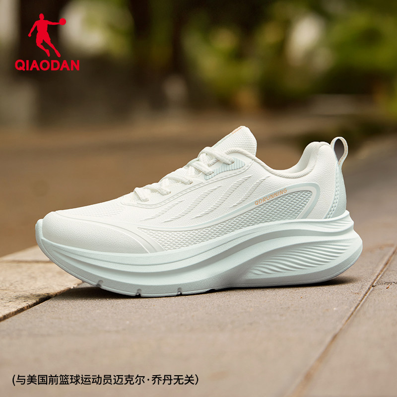 乔丹女运动鞋皮面防水新款秋冬季加绒增高软底初中学生悦雨跑步鞋