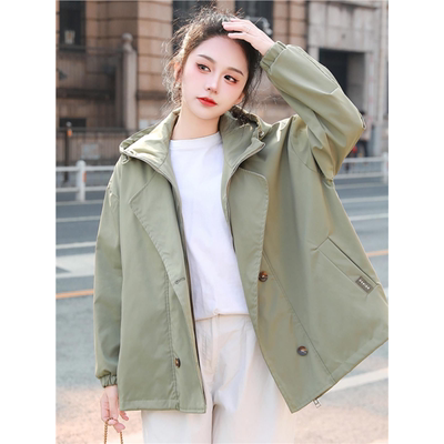 高级感龙蒿绿大码冲锋衣外套女春秋爆款胖mm开衫潮流显瘦夹克上衣