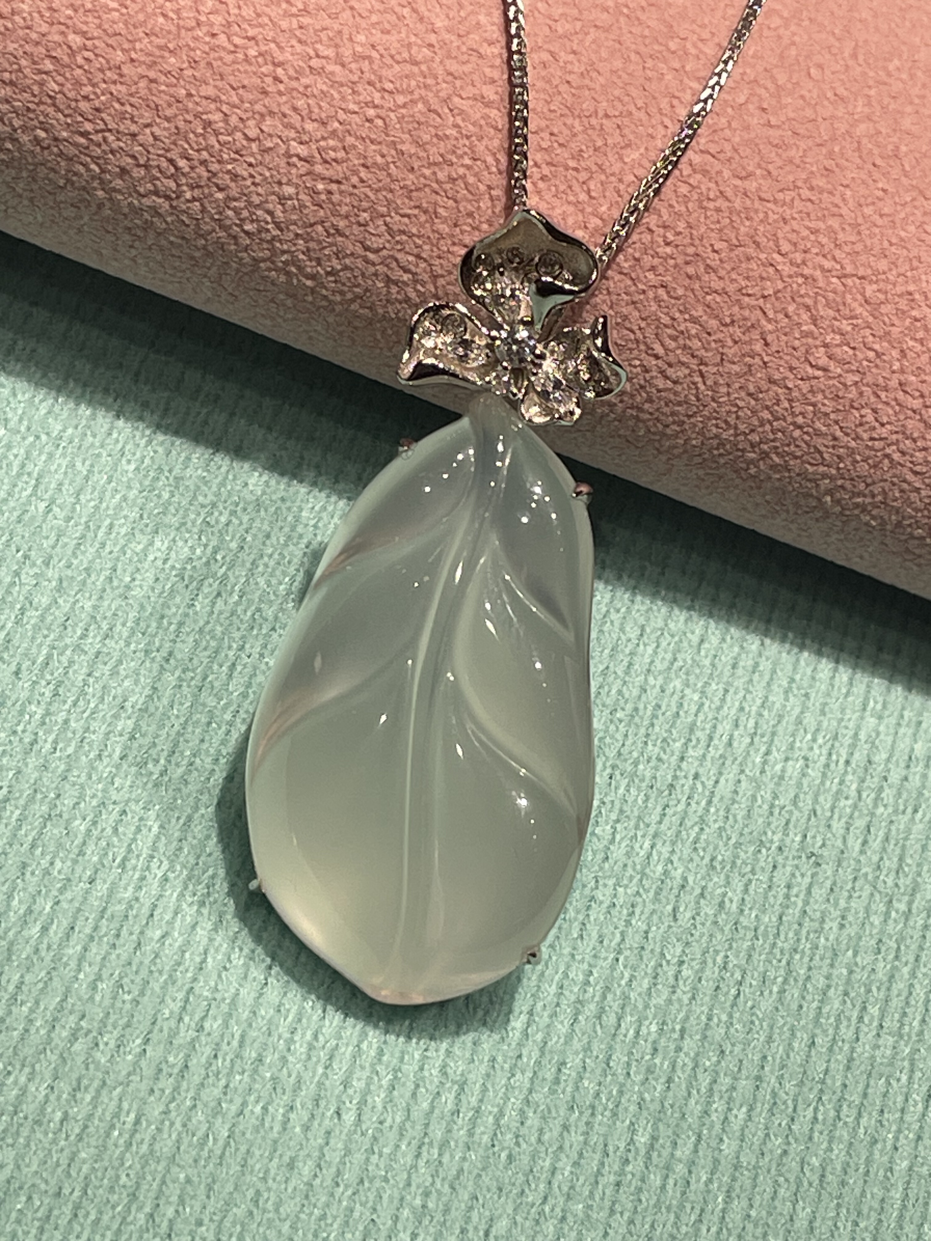 天然俄冰玉高冰种芭蕉叶子吊坠925银镶嵌莫桑钻