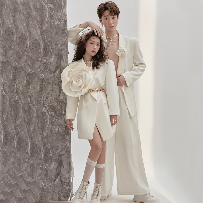 影楼情侣装西服套装森系主题白色时尚个性街拍旅拍新款均码港风潮