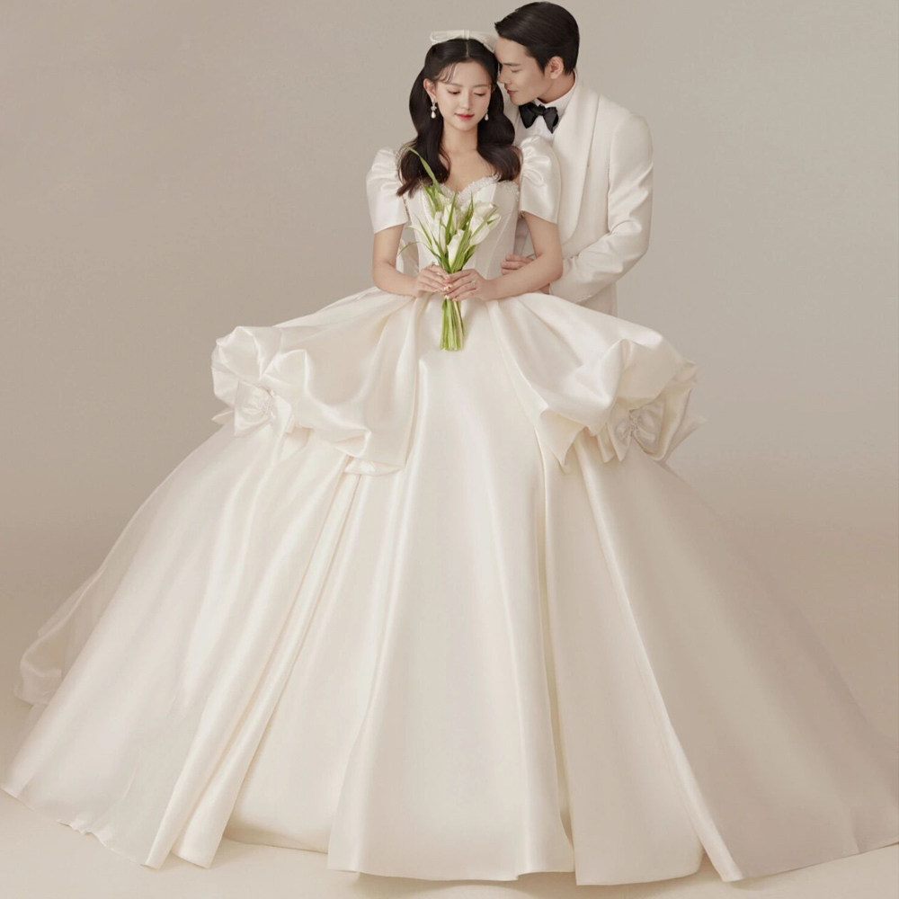 新款影楼摄影主题情侣婚纱照服装白色缎面时尚简约艺术照婚纱礼服