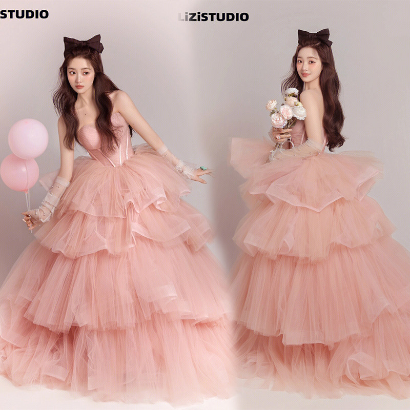 新款影楼拍照主题服装法式氛围感写真女彩纱抹胸拖尾婚纱粉色礼服